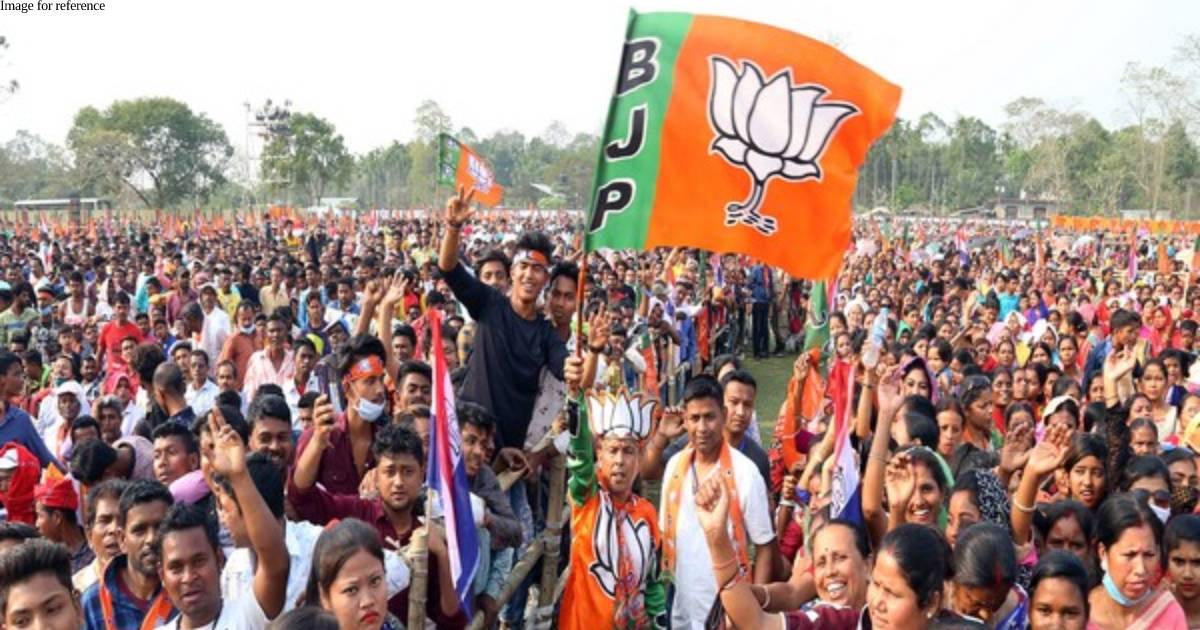 Maha: BJP to launch ‘one crore selfies’ campaign
